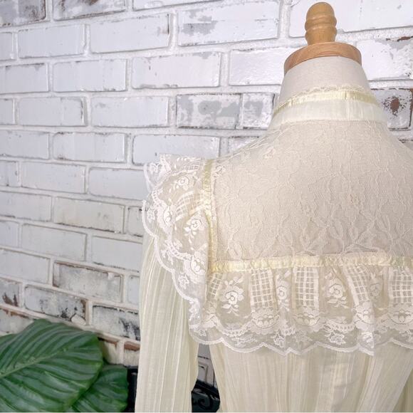 Vintage 70s Jessica’s Gunnies Cream Lace Gauze Two Piece Skirt and Blouse Set - Picture 11 of 15